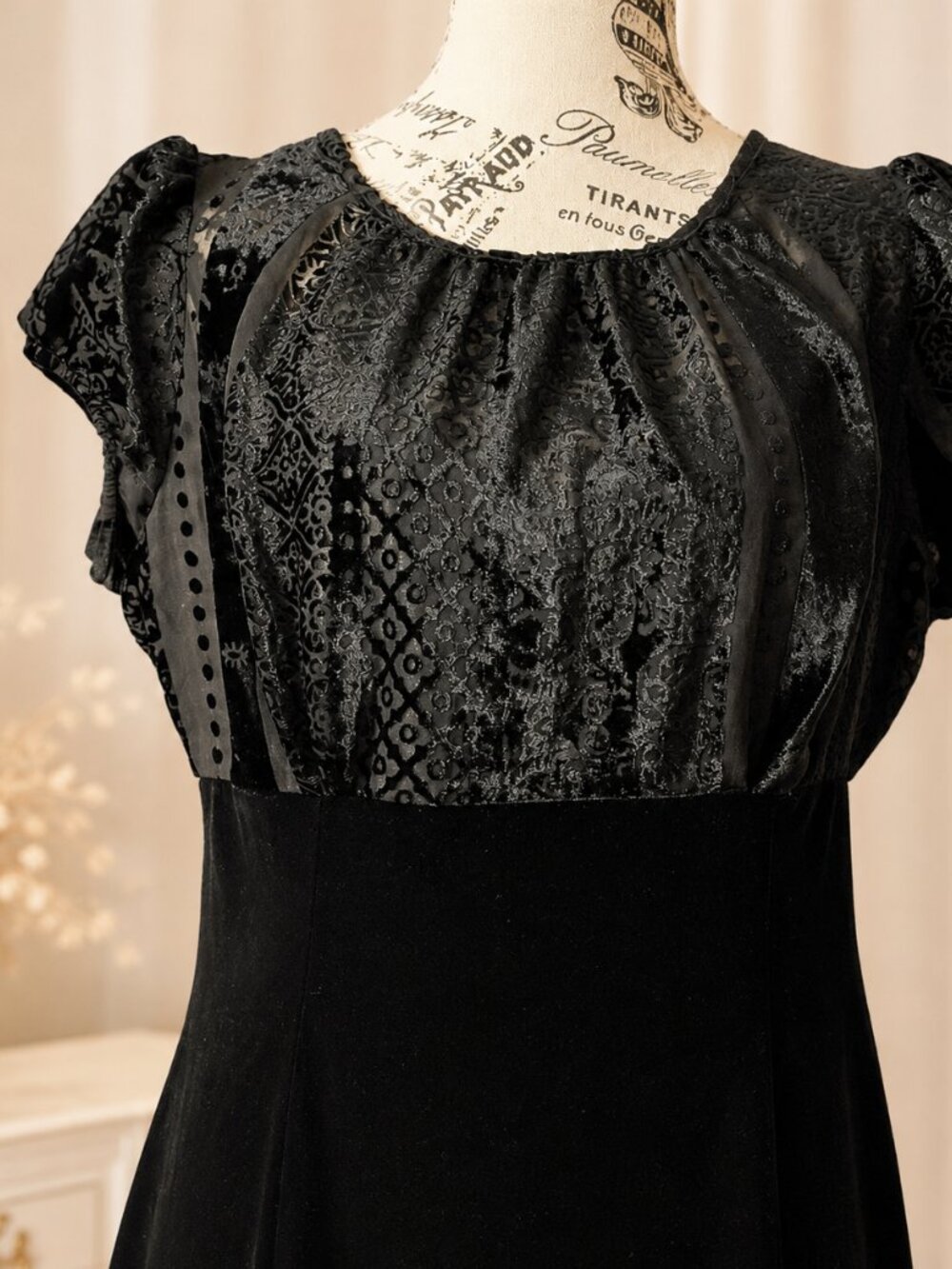 Karin Stevens Black Velvet Burnout Cocktail Dress — Size 10 - Picture 3 of 4